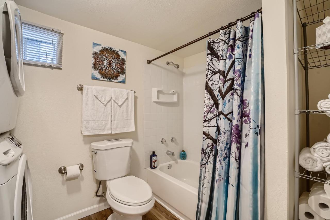 Sloans Lake Getaway - Basement Apartment Near Broncos And Downtown Denver Lakewood Exterior photo